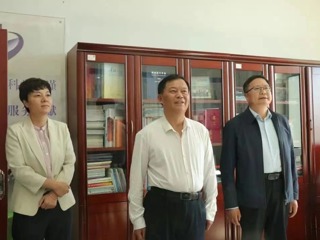 吕刚在国家统计局海南州调查队和州统计局调研时强调：坚持实事求是 锐意改革创新为全州高质量发展作出更大贡献