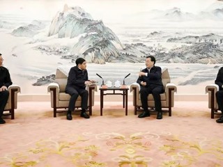 信长星刘小涛会见青海省海南州党政代表团