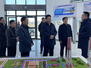 尕玛朋措检查春节期间供热供水及安全生产等工作