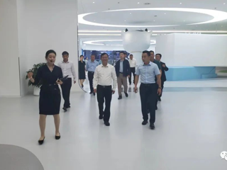 吕刚赴内蒙古实地考察农畜产品精深加工、光伏治沙、沙漠综合治理等项目